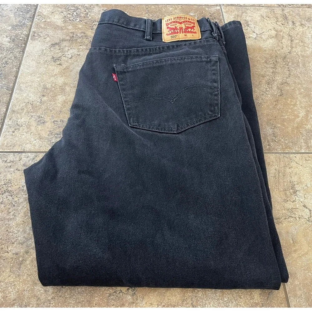 Levis 550 Jeans mens 44x32 Relaxed striaght black Fit 42X32